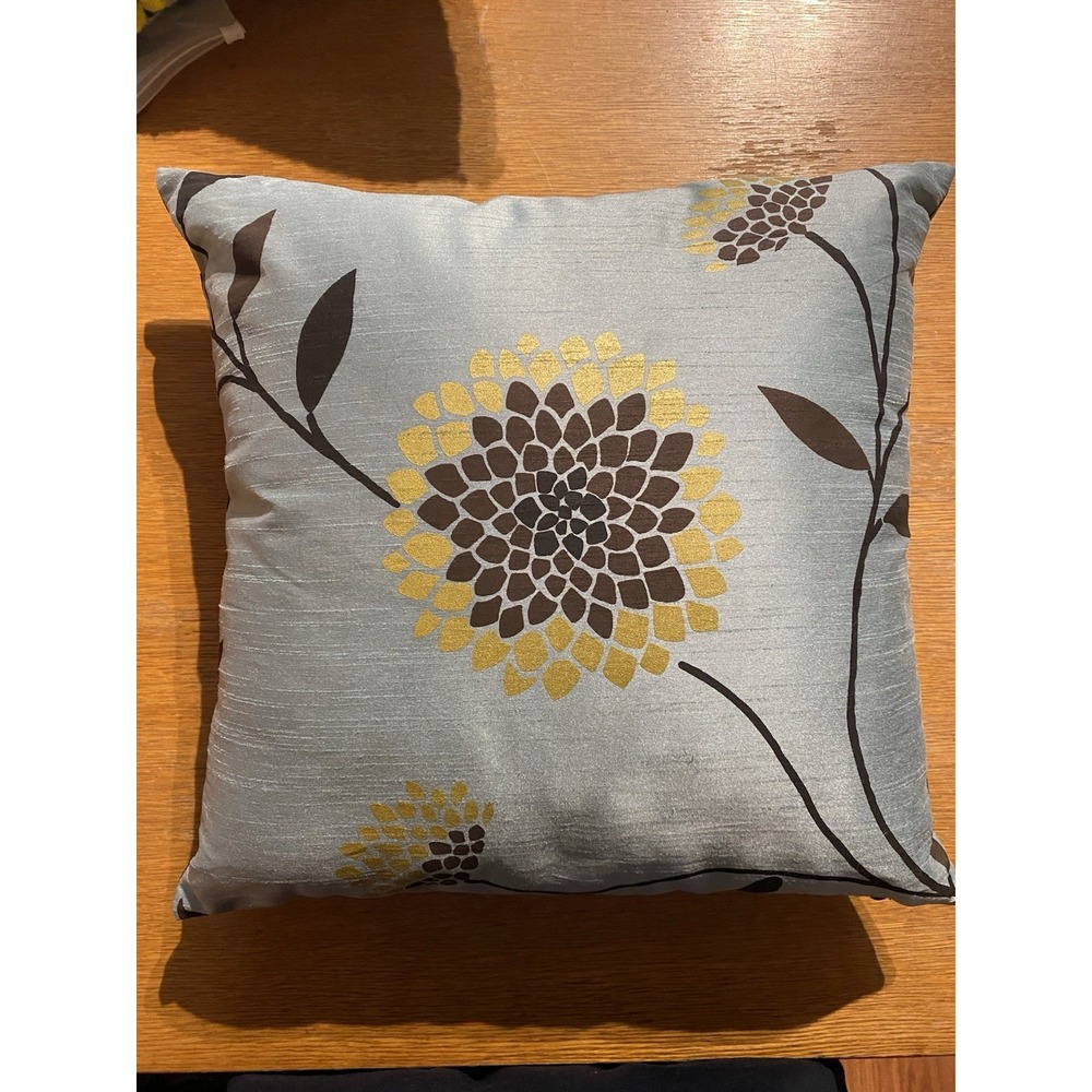 Pier 1 Imports Silver‎ Decorative Pillow Yellow Sun Flower 14" x 14" EUC